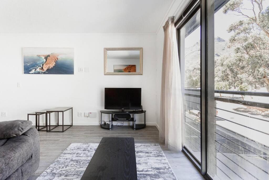 Apartment Business Hub,trendy,secure Living In Heritage Area *