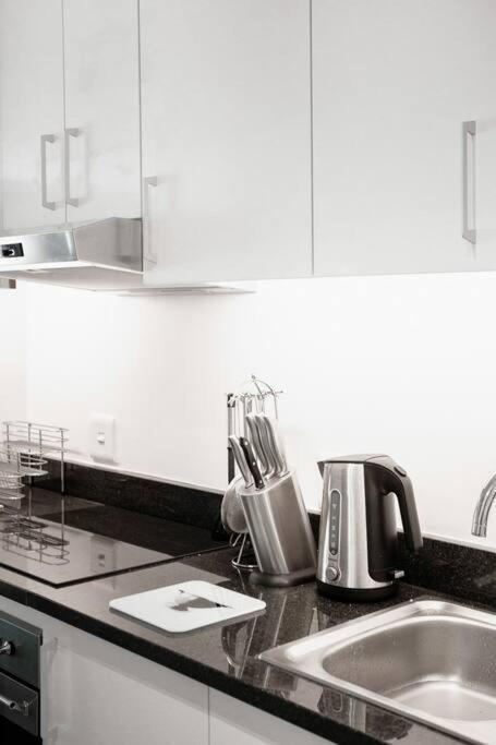 Business Hub,trendy,secure Living In Heritage Area Apartment