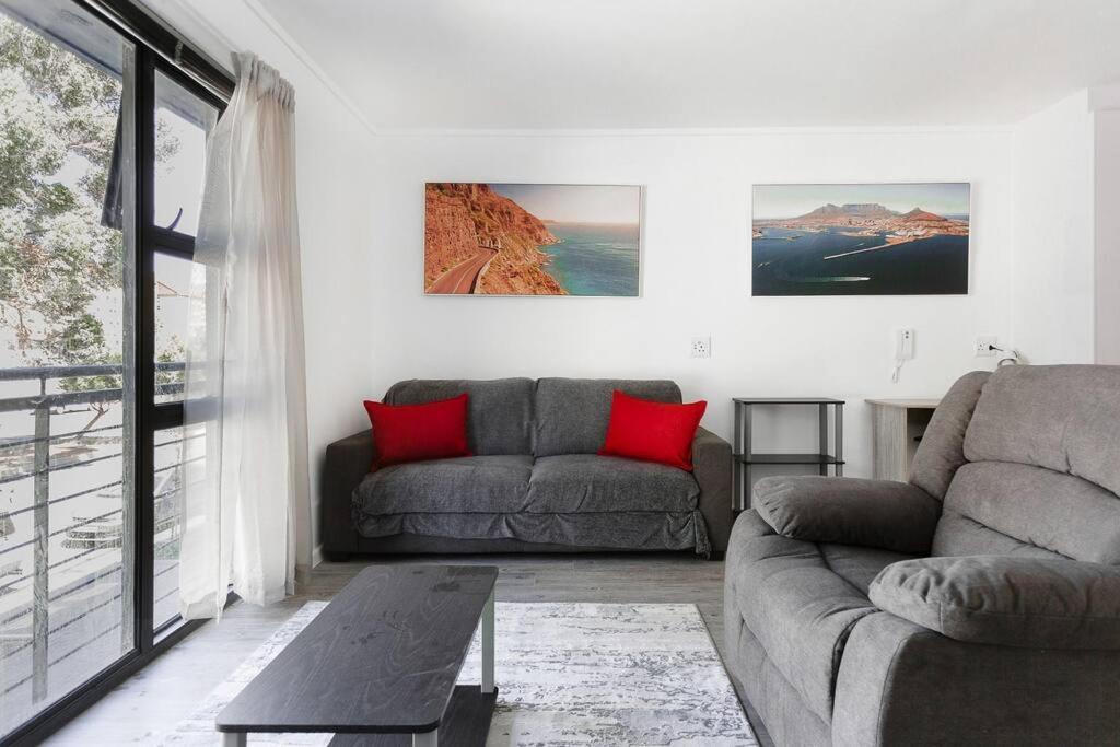 Business Hub,trendy,secure Living In Heritage Area Apartment